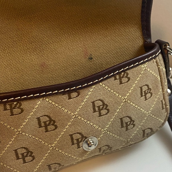 Dooney & Bourke Signature Flap Wristlet Wallet Brown Leather Trim - Picture 7 of 10